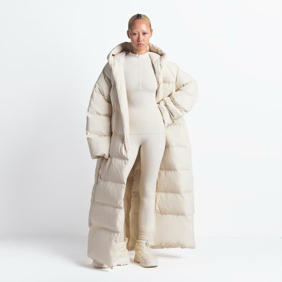 BNWT SKIMS X NORTH FACE SOLD OUT CREAM BONE Women's Floor Length Puffer Coat - Picture 2 of 6